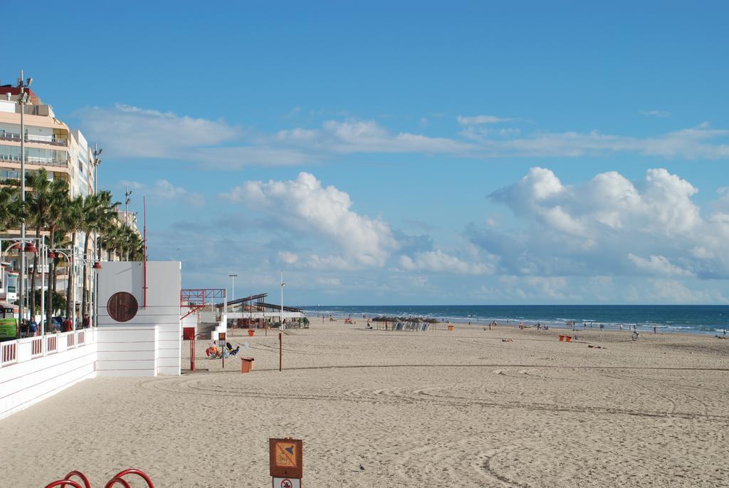 Brisas Estadio Playa Victoria カディス エクステリア 写真